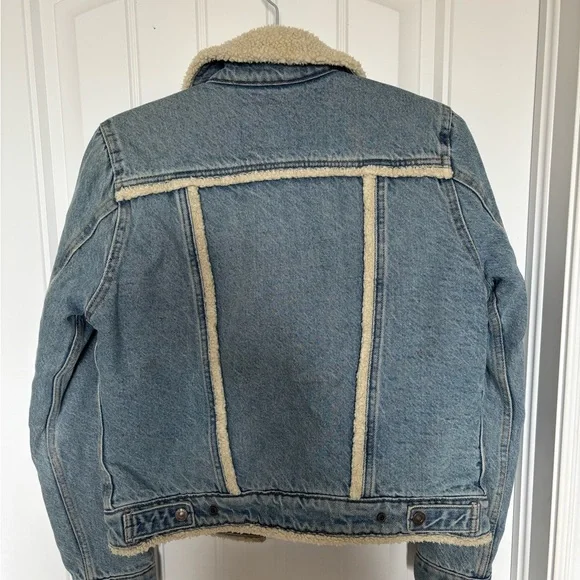 LEVI’S Vintage Jacket - Picture 2 of 4